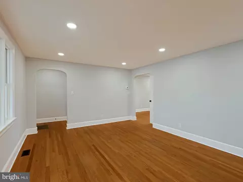 Living - 25 Young Ave, Boonsboro, MD 21713 photo 4 of 10