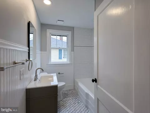 Bath - 25 Young Ave, Boonsboro, MD 21713 photo 2 of 6