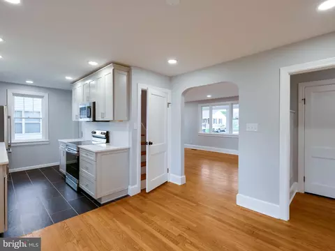 Entry Way - 25 Young Ave, Boonsboro, MD 21713 photo 1 of 4
