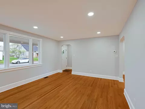Living - 25 Young Ave, Boonsboro, MD 21713 photo 3 of 10