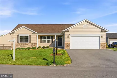 341 Dayspring Ln, Hagerstown, MD 21742