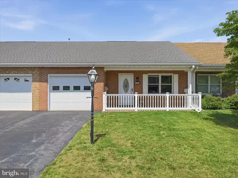 142 Sunflower Dr, Hagerstown, MD 21740