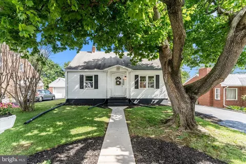 20008 Gilbert Hills Dr, Hagerstown, MD 21742
