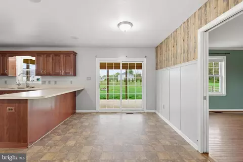 Entry Way - 11339 Gift Rd, Clear Spring, MD 21722 photo 4 of 7