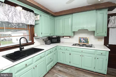Kitchen - 14540 National Pike, Clear Spring, MD 21722 photo 3 of 6