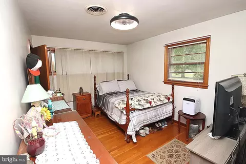 Bedroom - 14540 National Pike, Clear Spring, MD 21722 photo 1 of 3