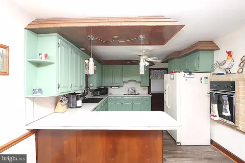 Kitchen - 14540 National Pike, Clear Spring, MD 21722 photo 2 of 6