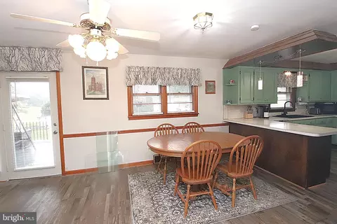 Dining - 14540 National Pike, Clear Spring, MD 21722 photo 1 of 2