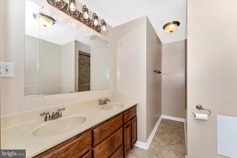 Bath - 21321 Leiter St, Hagerstown, MD 21742 photo 2 of 3