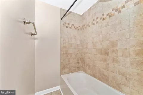 Bath - 21321 Leiter St, Hagerstown, MD 21742 photo 3 of 3