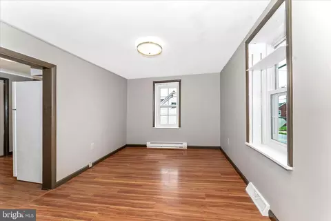 Living - 21321 Leiter St, Hagerstown, MD 21742 photo 4 of 6