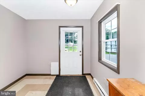 Entry Way - 21321 Leiter St, Hagerstown, MD 21742 photo 3 of 4