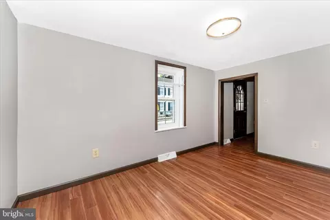 Living - 21321 Leiter St, Hagerstown, MD 21742 photo 5 of 6