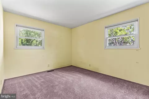 Bedroom - 1123 Outer Dr, Hagerstown, MD 21742 photo 2 of 4
