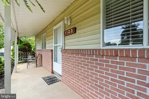 Exterior - 1123 Outer Dr, Hagerstown, MD 21742 photo 5 of 11