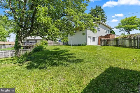 Exterior - 1123 Outer Dr, Hagerstown, MD 21742 photo 10 of 11