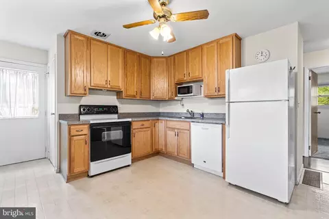 Kitchen - 1123 Outer Dr, Hagerstown, MD 21742 photo 1 of 2