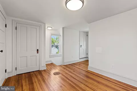 Entry Way - 14005 Dry Run Rd, Clear Spring, MD 21722 photo 3 of 3