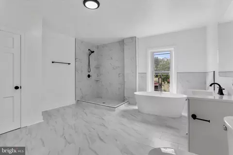 Bath - 15225 Fairview Rd, Clear Spring, MD 21722 photo 2 of 3