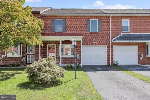 17931 Clubhouse Dr, Hagerstown, MD 21740