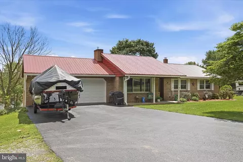 19627 Cool Hollow Rd, Hagerstown, MD 21740