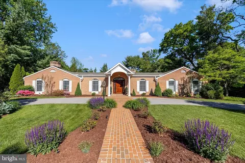 13508 Overhill Dr, Hagerstown, MD 21742