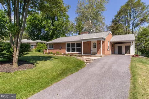 13318 Fairgreen Cir, Hagerstown, MD 21742