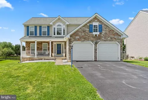 18318 Lyles Dr, Hagerstown, MD 21740