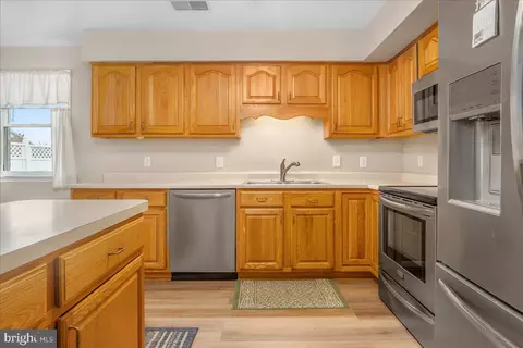 Kitchen - 327 E Ridge Dr, Hagerstown, MD 21740 photo 2 of 3