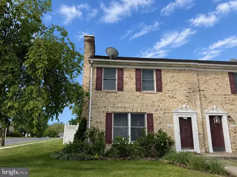 327 E Ridge Dr, Hagerstown, MD 21740
