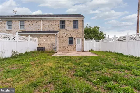 Exterior - 327 E Ridge Dr, Hagerstown, MD 21740 photo 2 of 4