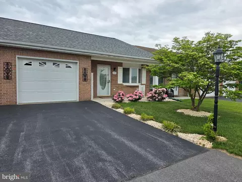 372 Winding Oak Dr, Hagerstown, MD 21740