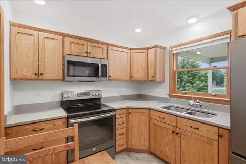 Kitchen - 12421 Nesbitt Ave, Clear Spring, MD 21722 photo 2 of 2