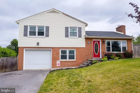 18608 Maugans Ave, Hagerstown, MD 21742