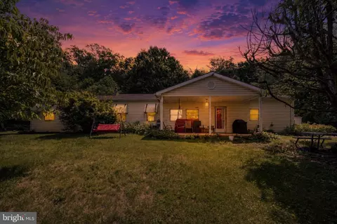 9607 Crystal Falls Dr, Hagerstown, MD 21740