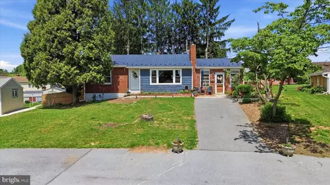 11328 Dogwood Dr, Hagerstown, MD 21740