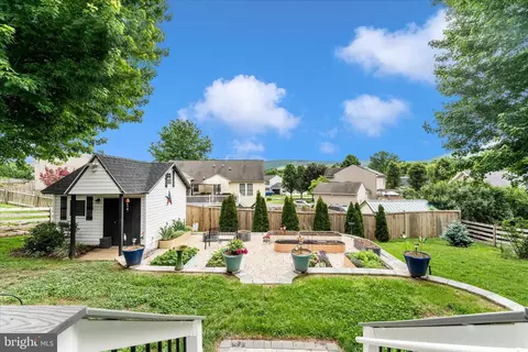 Exterior - 31 Amanda Dr, Smithsburg, MD 21783 photo 6 of 9