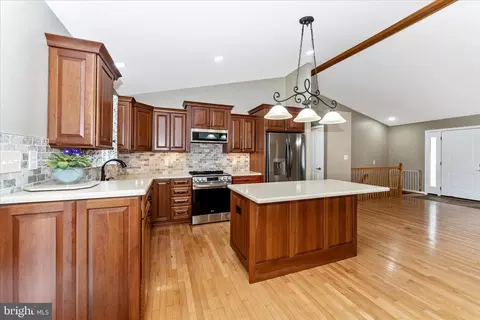 Kitchen - 31 Amanda Dr, Smithsburg, MD 21783 photo 1 of 6