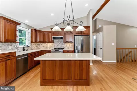 Kitchen - 31 Amanda Dr, Smithsburg, MD 21783 photo 2 of 6