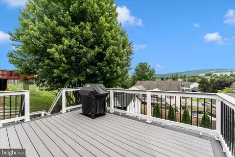Exterior - 31 Amanda Dr, Smithsburg, MD 21783 photo 3 of 9