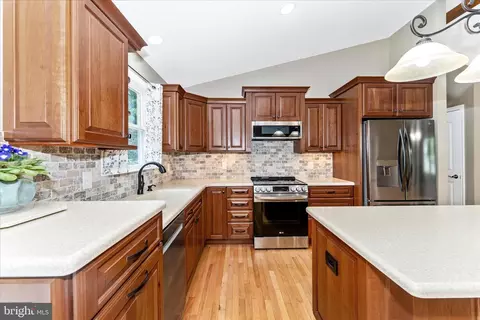 Kitchen - 31 Amanda Dr, Smithsburg, MD 21783 photo 3 of 6