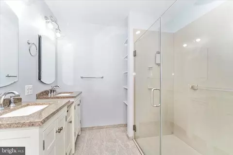 Bath - 31 Amanda Dr, Smithsburg, MD 21783 photo 4 of 5