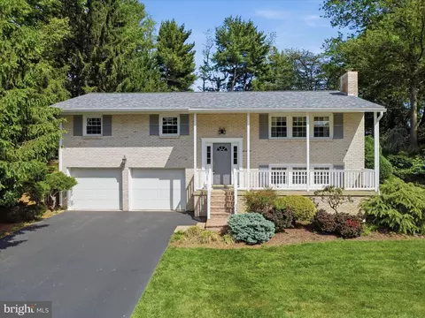 17 Bittersweet Dr, Hagerstown, MD 21740