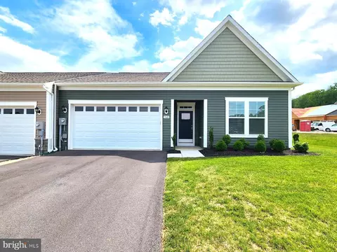 19601 Lavender Ln, Hagerstown, MD 21742