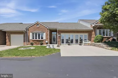 352 Sunbrook Ln #117, Hagerstown, MD 21742