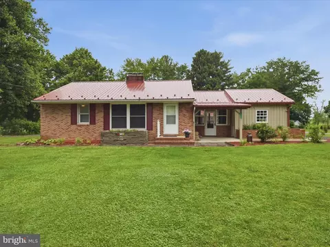 13402 Sandstone Dr, Smithsburg, MD 21783