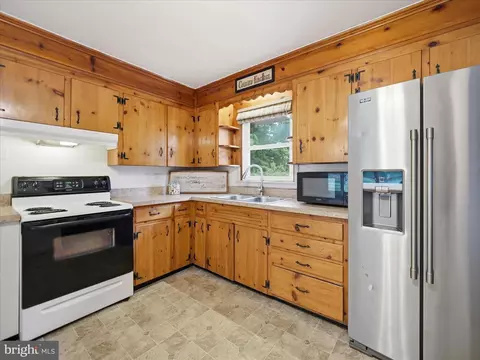 Kitchen - 13402 Sandstone Dr, Smithsburg, MD 21783 photo 1 of 3