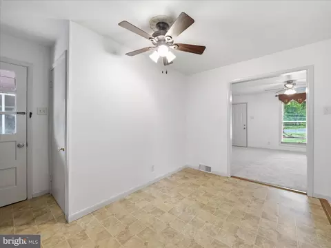 Entry Way - 13402 Sandstone Dr, Smithsburg, MD 21783 photo 1 of 2