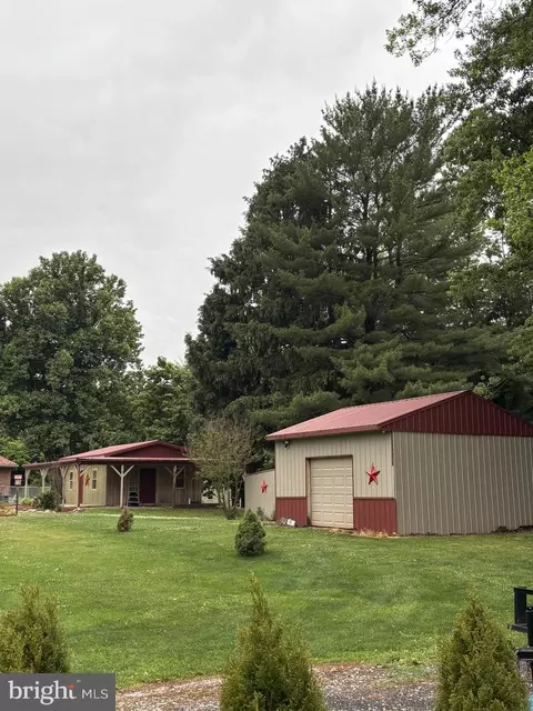 Exterior - 13402 Sandstone Dr, Smithsburg, MD 21783 photo 7 of 18