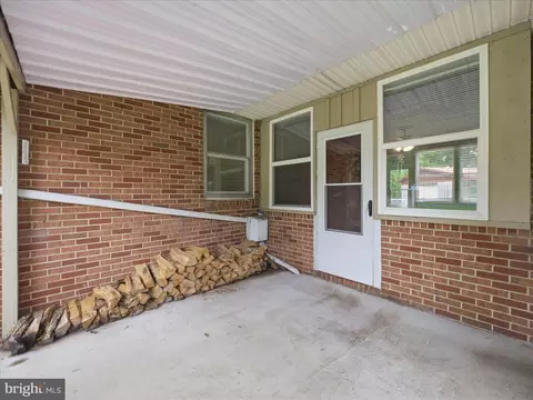 Exterior - 13402 Sandstone Dr, Smithsburg, MD 21783 photo 13 of 18